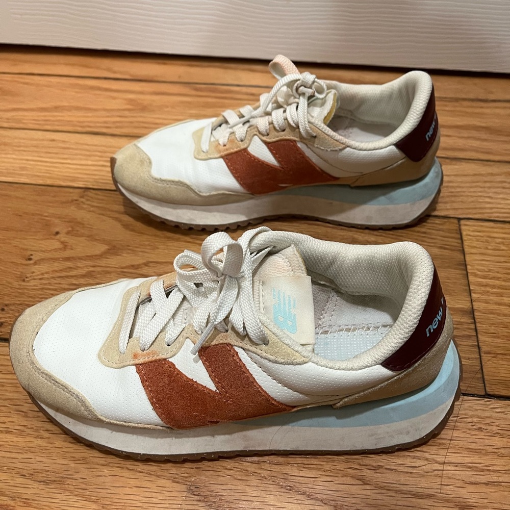 New balance sneakers 237
